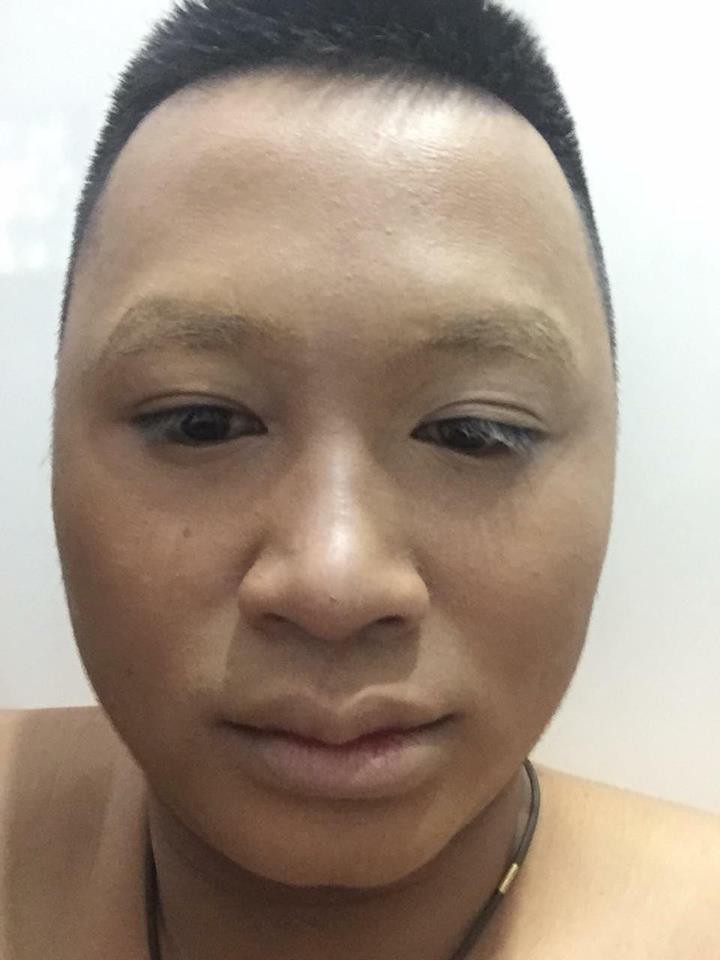 Thanh niên vai u thịt bắp bị bạn thân biến thành girl xinh trong một nốt nhạc Thanh niên vai u thịt bắp bị bạn thân biến thành girl xinh trong một nốt nhạc